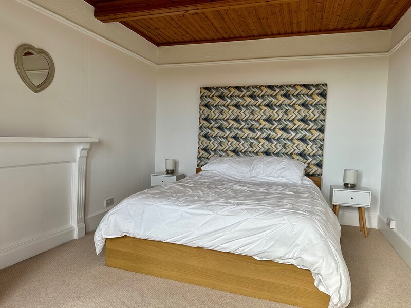 981DB666-035B-4A30-9278-61729928D9E6