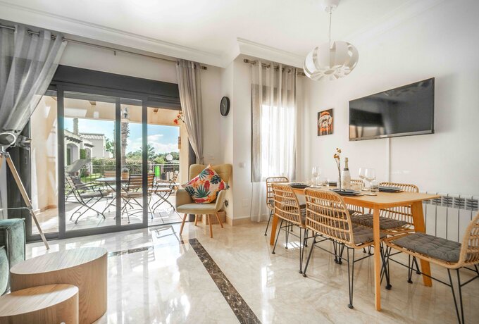 Living/Dining Space - Fantastic Living/Dining Space