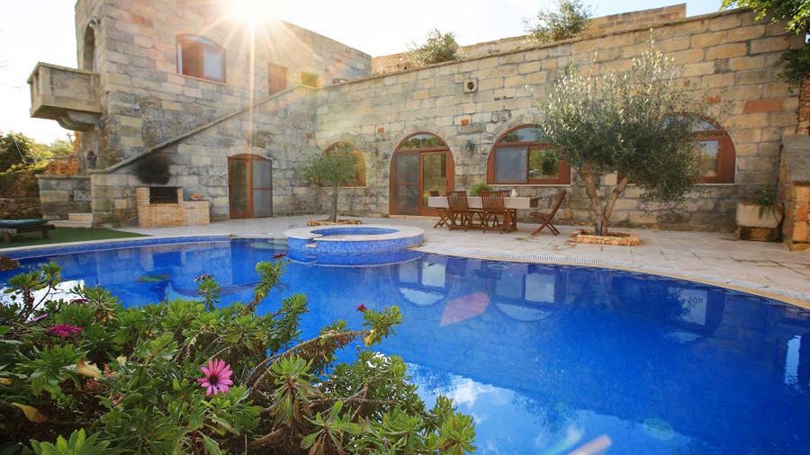 "Gozo Villa And Pool"