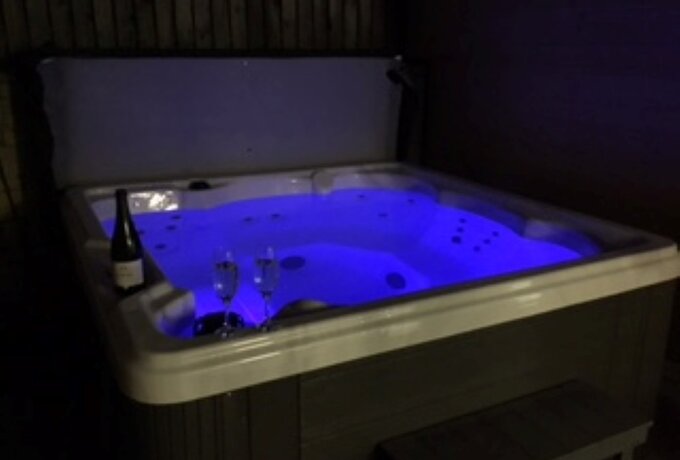 Bubbles... - Hot tub at night