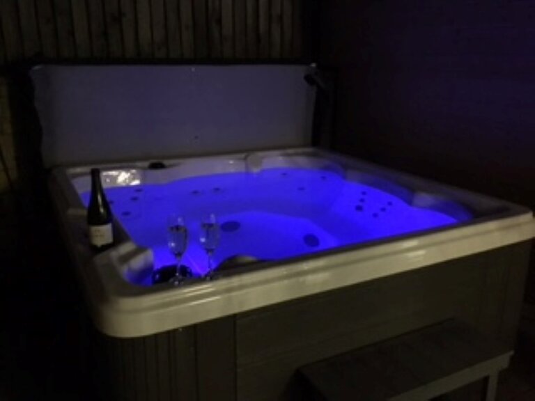 Bubbles... - Hot tub at night