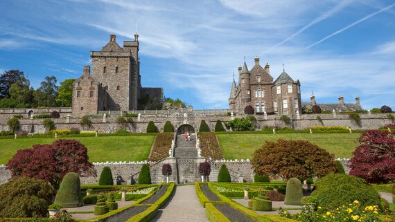 Best places to visit in Scotland include Drummond Castle Gardens - Drummond Gardens and Castle The castle dates from the 15th Century and sits in the largest formal garden in Scotland (© VisitScotland / Kenny Lam)