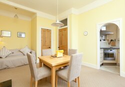 10449_mardale_crescent_8