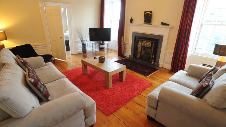 Frederick Street Duplex - lounge - 4 Bedroom Holiday apartment in Edinburgh city centre (© innerCityLets)