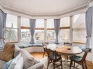 Scotts View holiday home in North Berwick - Spacious dining table and window seats