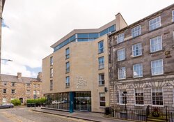 University of Edinburgh Graduation Rental