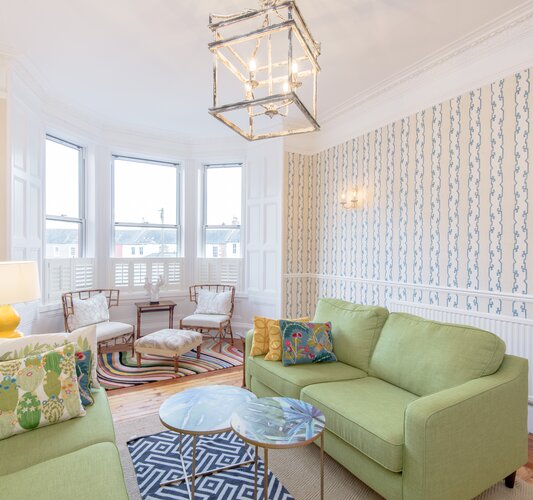 East Cliff - living room - Large, bright living room at North Berwick holiday let