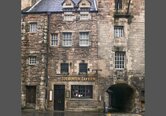 Neighbourhood - Located in the Royal Mile Old Town