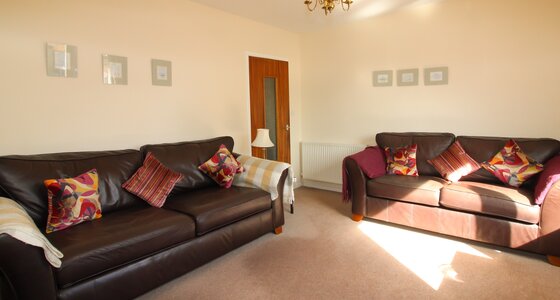img4 lounge 2 - Large cosy seating area in living room in North Berwick property.