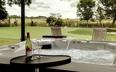 Private Hot Tub in a Vacation Rental - Luxurious private hot tub, perfect for relaxation with serene surroundings and ultimate comfort