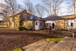 Grassicks_Cottage - Aberlady holiday home, with patio and garden.