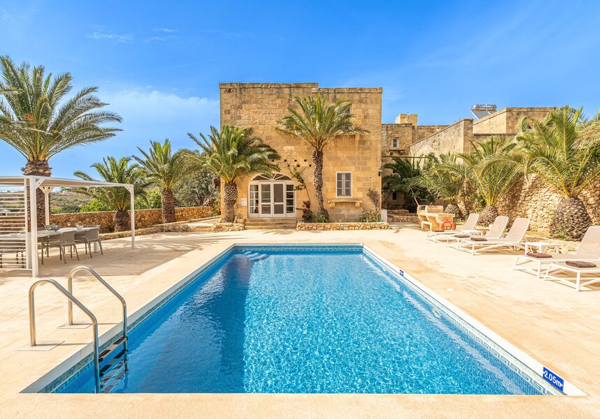 SinuraHolidayHome-01