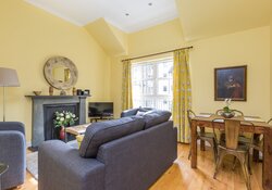 25702_OldTolboothWynd04