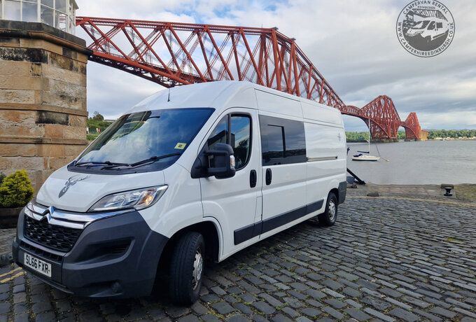 Campervan STAG (© Camper Hire Edinburgh)