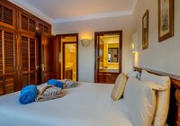 slaapkamer aan zwembad 5