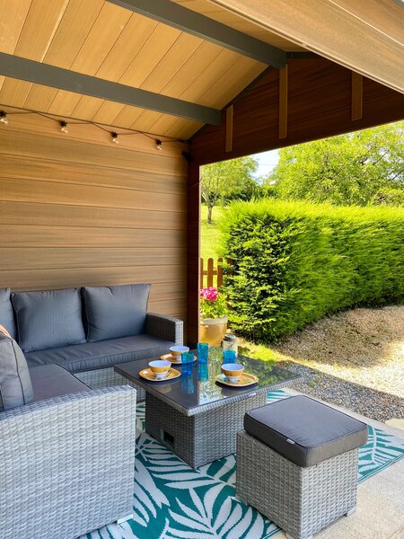 Self catering holiday villa in Perigord noir, two hours from Bordeaux