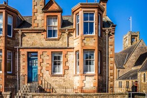GILLIAN THE NEUK 23.04.26-3 - Charming Victorian holiday apartment exterior in the heart of North Berwick near shops, restaurants and beaches. GILLIAN THE NEUK 23.04.26-3 - Charming Victorian holiday apartment exterior in the heart of North Berwick near shops, restaurants and beaches.