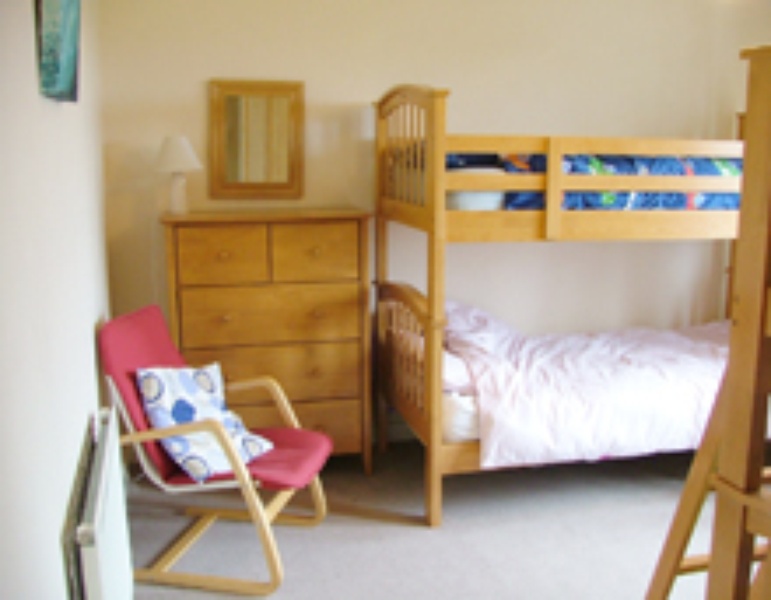 bunk bedroom