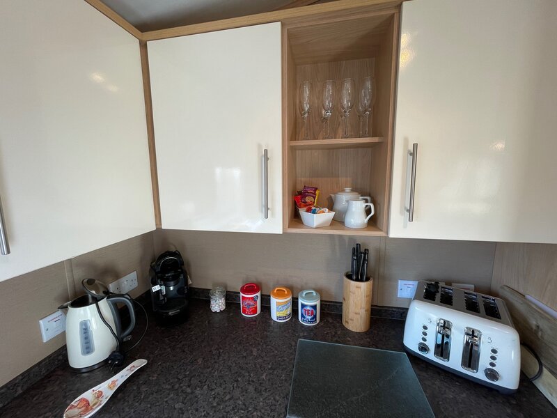 C62C0573-EAD5-4263-9DBF-5B198D4EC6FD