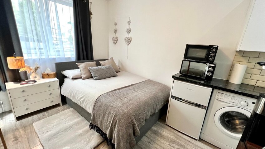 Lovely Private Studio Apartment