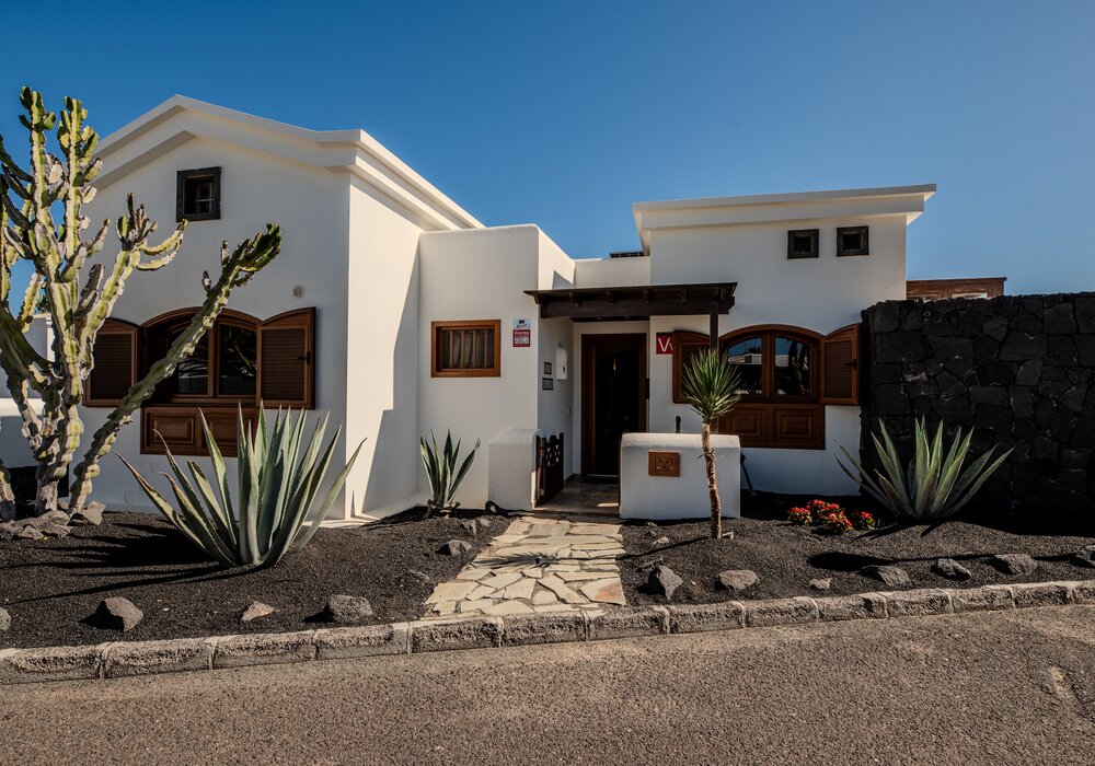 voorkant villa - Villa entrance