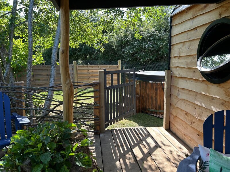 lodge gate