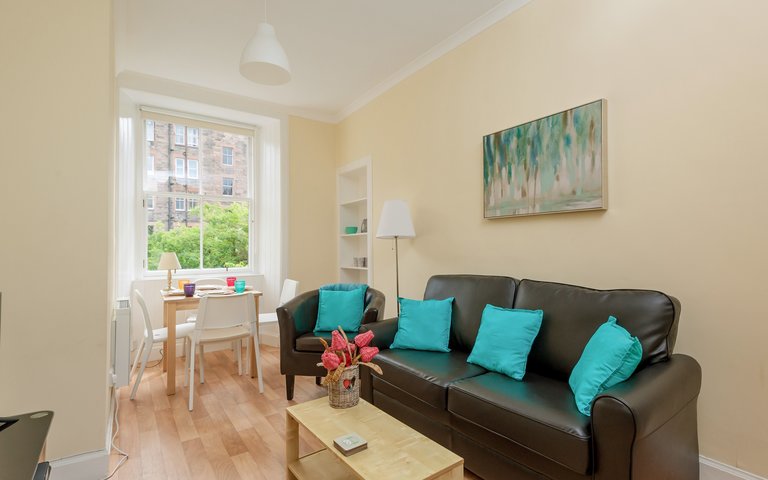 WatsonCres_edit_final-3 - Bright, modern lounge in Edinburgh holiday let WatsonCres_edit_final-3 - Bright, modern lounge in Edinburgh holiday let