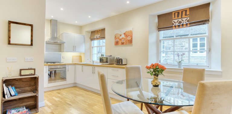 Gloucester Lane 1 - Modern and bright open plan dining / kitchen in New Town Edinburgh apartment.