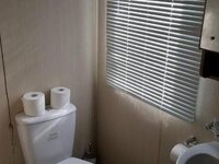 caravan_mainbathroom