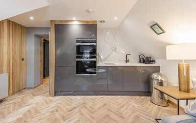 81bfa857-0e1a-4fb3-9238-aeb300ba651d - Open-plan kitchen perfect for cooking without hassle