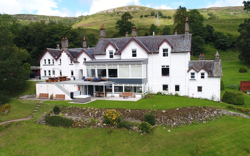 Holiday Home in Rural Scotland - Stunning rural property amongst green fields, forests and Loch Tay