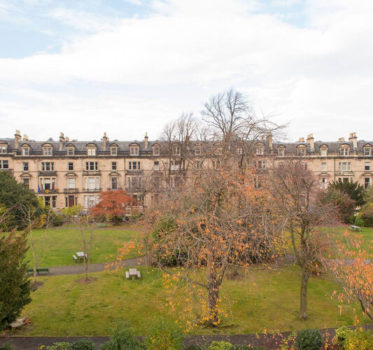 Luxury apartment with access to garden ground - Enjoy a relaxing time in the garden which includes a children’s Play Area.