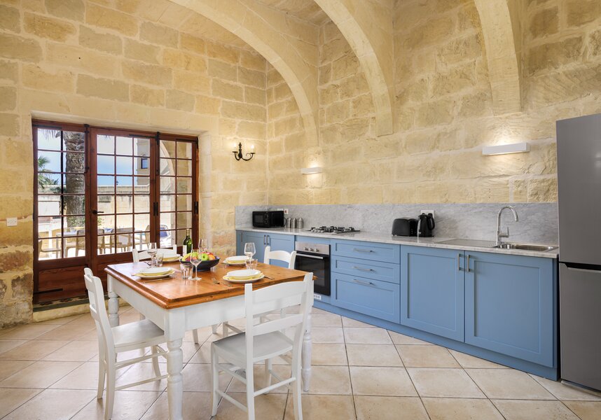 Dar tas-Soru kitchen and dining