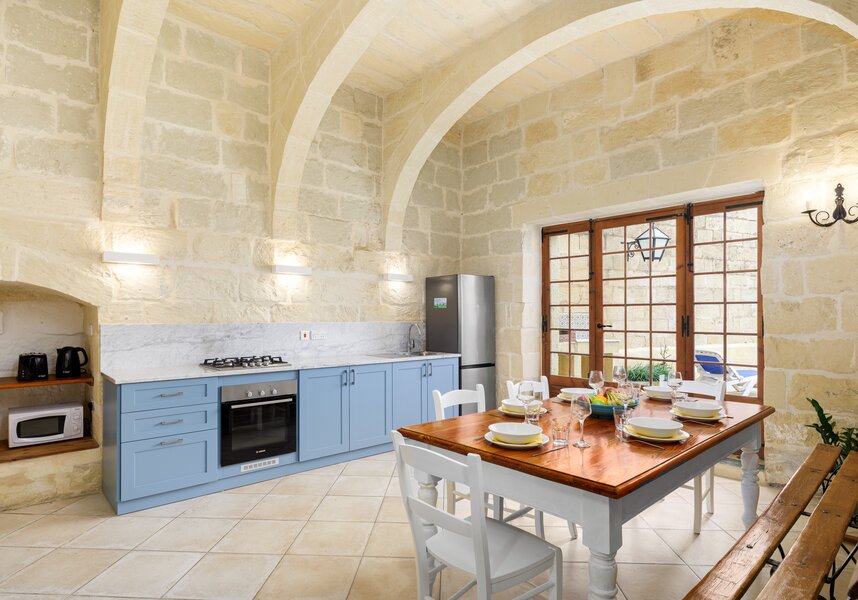 Dar tal-Patri kitchen and dining
