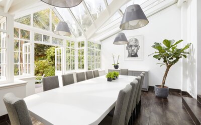 94DR Edinburgh - Dining table at 94DR to seat 12 (© 94DR, EDINBURGH)