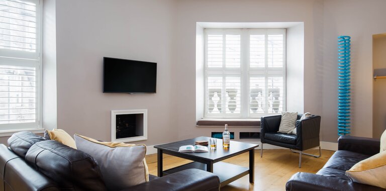 Edinburgh Holiday Apartments | Cranston Street - 3 bedroom Edinburgh Holiday rental apartment.