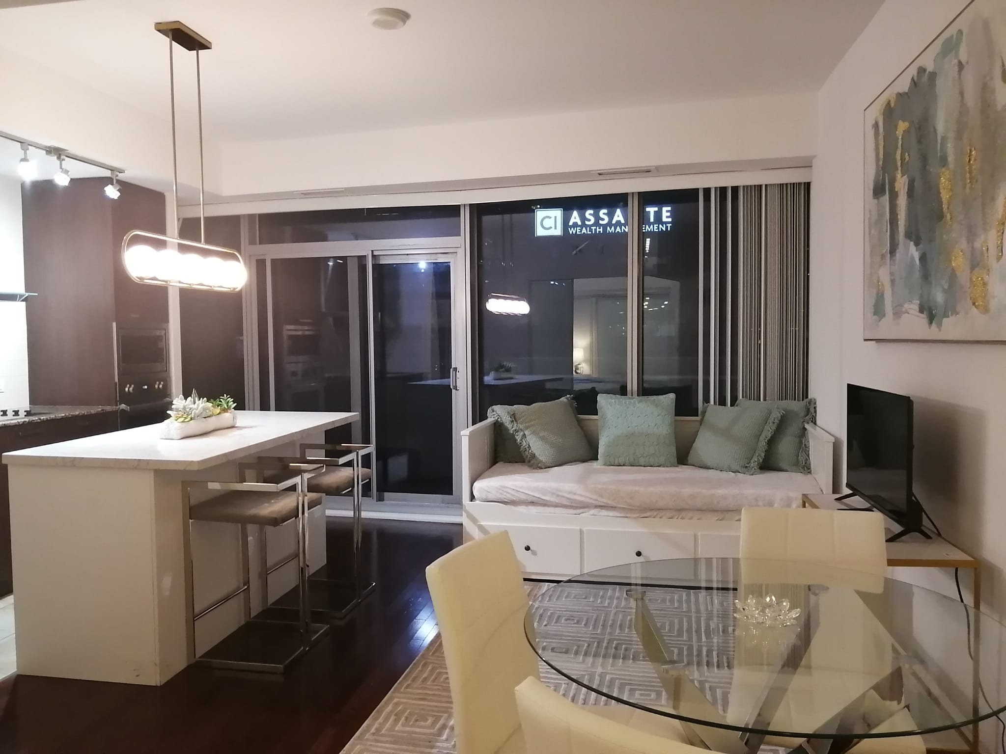 Spacious Premier 3 Bedrooms Condo Downtown Toronto