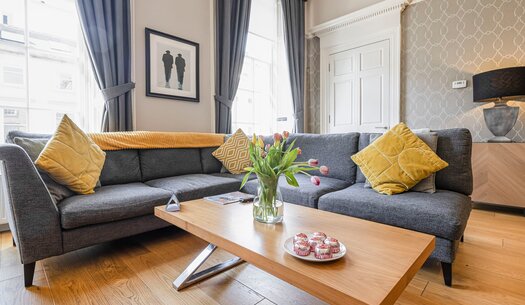 7-web-or-mls-242 West George Street MacKintosh Apartment_7