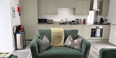 kitchen area - fully stocked with all mod cons
