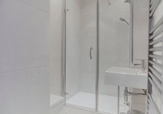 Modern Bathroom for Corporate Guests