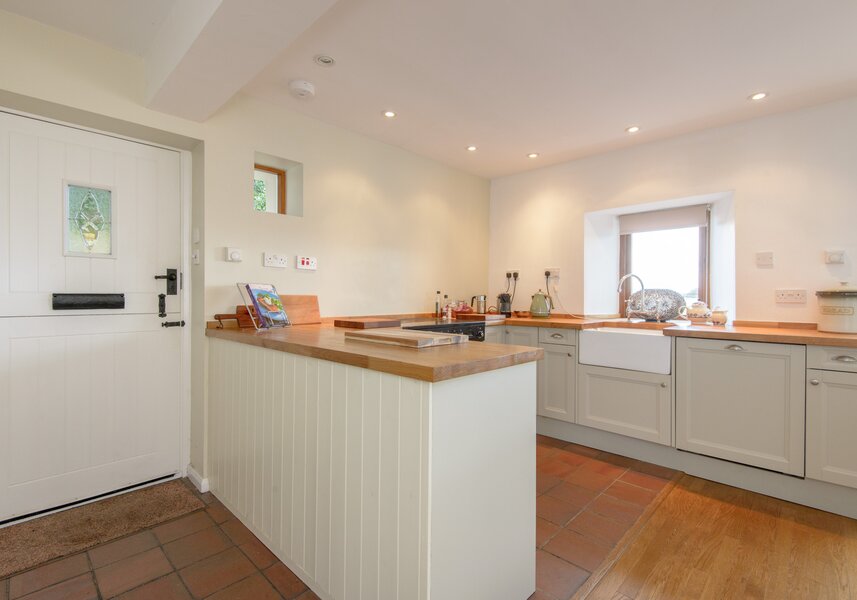 Cockleshell Cottage kitchen