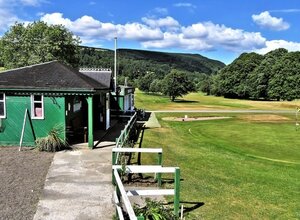Tee off at Aberfeldy Golf Club (© Photo by Andrew Buchanan on Unsplash)