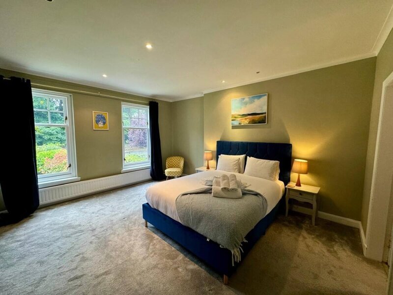 Bright Bedroom in a Family Friendly Let