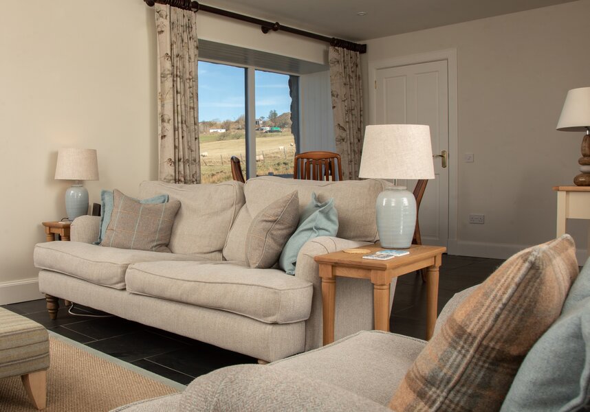 Cosy Lounge with High Speed Internet in Scotland
