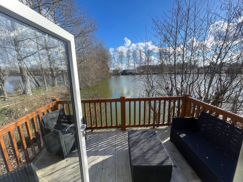 73DA6D61-467C-445A-A74A-71CD724A0C46