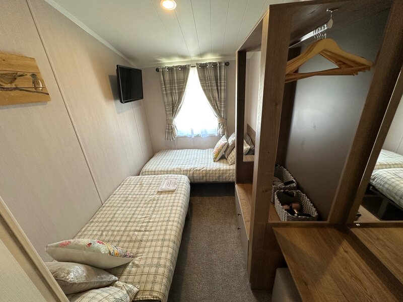 twin bedroom