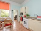 Lauderdale Street 7 - Large, bright family kitchen with family dining table in Edinburgh holiday let