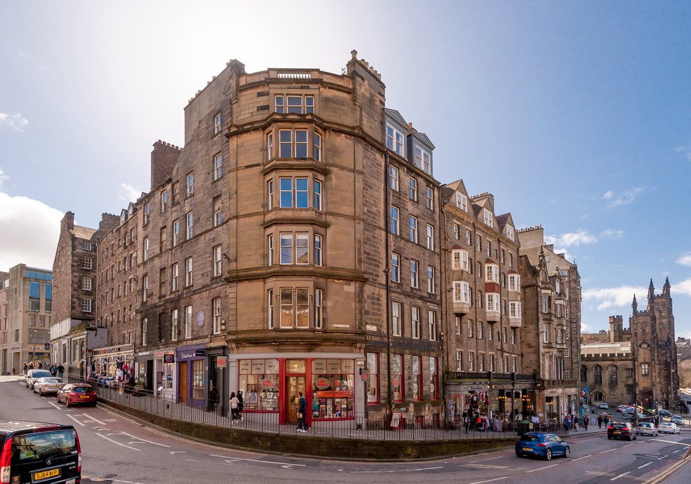 Bank Street, Just off Royal Mile, 200 metres from Edinburgh Castle