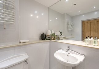 Family Friendly Bathroom in Edinburgh