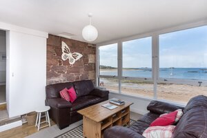 Stunning 4 bedroom seaside  vacation rental - Located right on the seafront in North Berwick